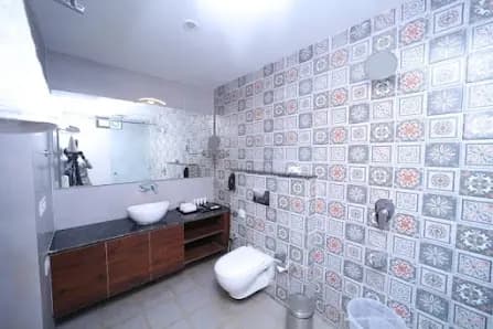 Deluxe Room - View 6