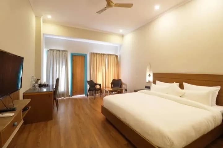 Duplex Room - View 9