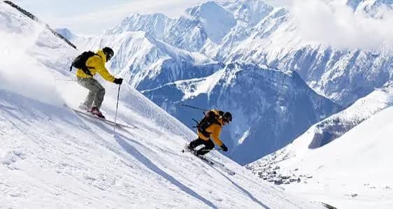 Skiing & Snow Play Auli - Places to Visit in Auli - Gola Holidays - Slide 1