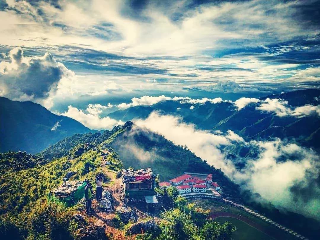 Dalai Hill - Places to Visit in Mussoorie - Gola Holidays - Slide 2