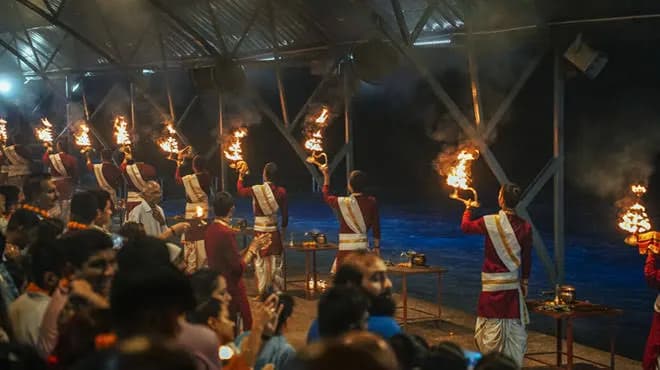 Ganga Aarti - Places to Visit in Haridwar - Gola Holidays - Slide 3