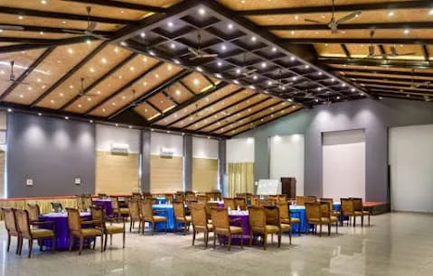 Forest View & Restaurant - Luxury Resort in Mussoorie - Gola Holidays