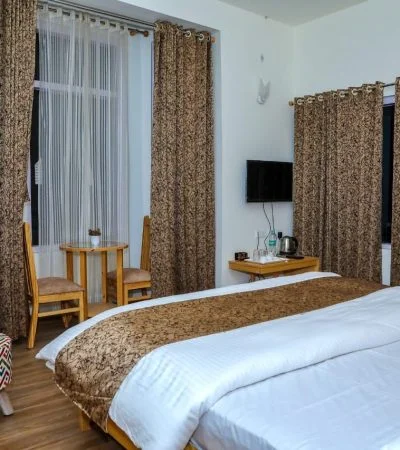 Superior Deluxe Room – Mountain View - View 2