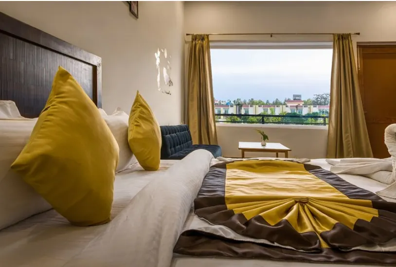 Luxury Room - View 1