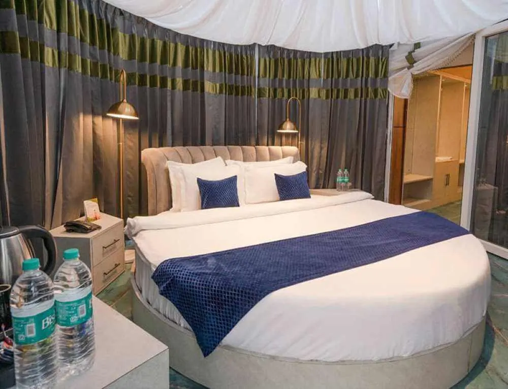 Sky Blue Glass Suite - View 3