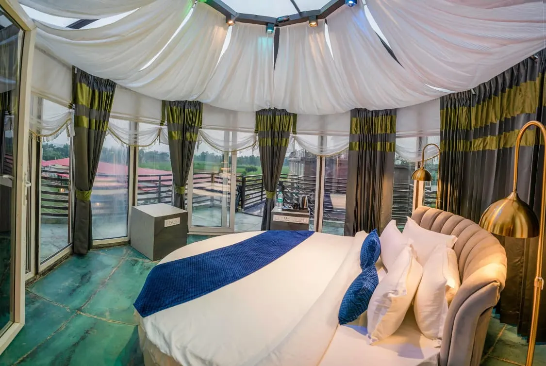 Sky Blue Glass Suite - View 4