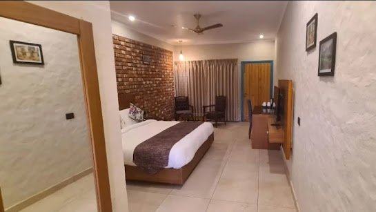 Deluxe Room - View 9