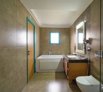 Royal Suite with Bathtub - View 2