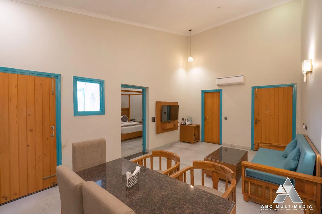Royal Suite with Bathtub - View 3