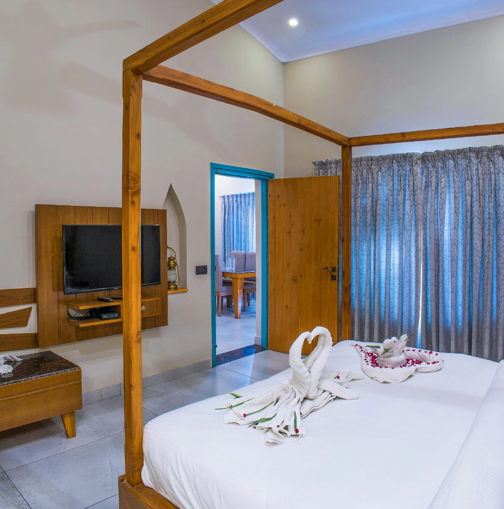 Royal Suite with Jacuzzi - View 2