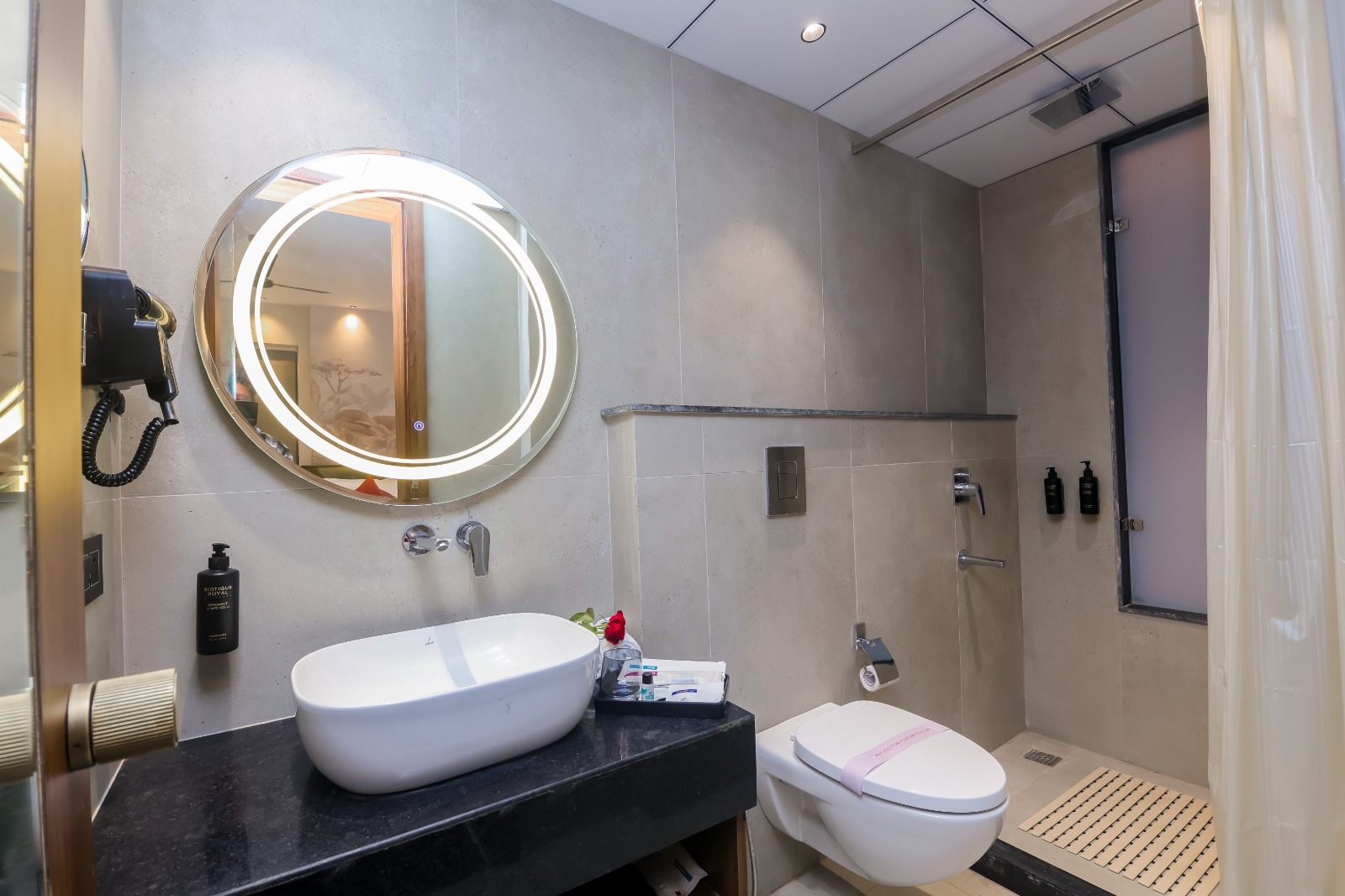 Deluxe Room Without Window - View 6