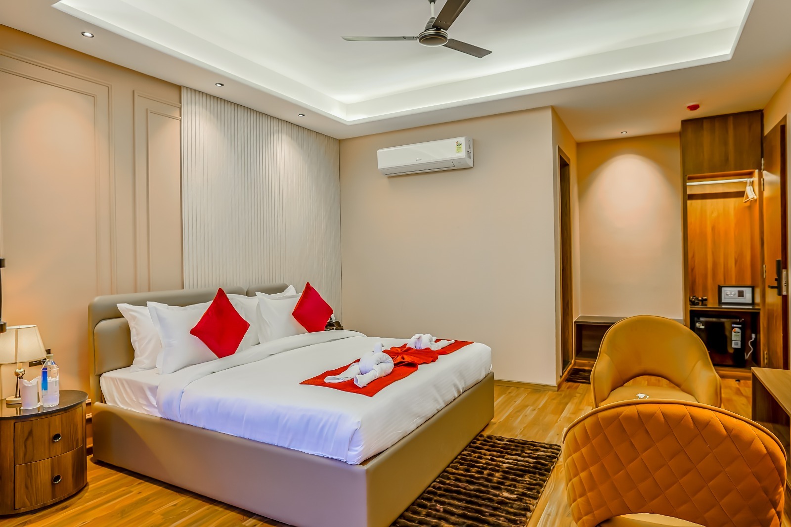 Luxury Suite with Ganga View - View 5