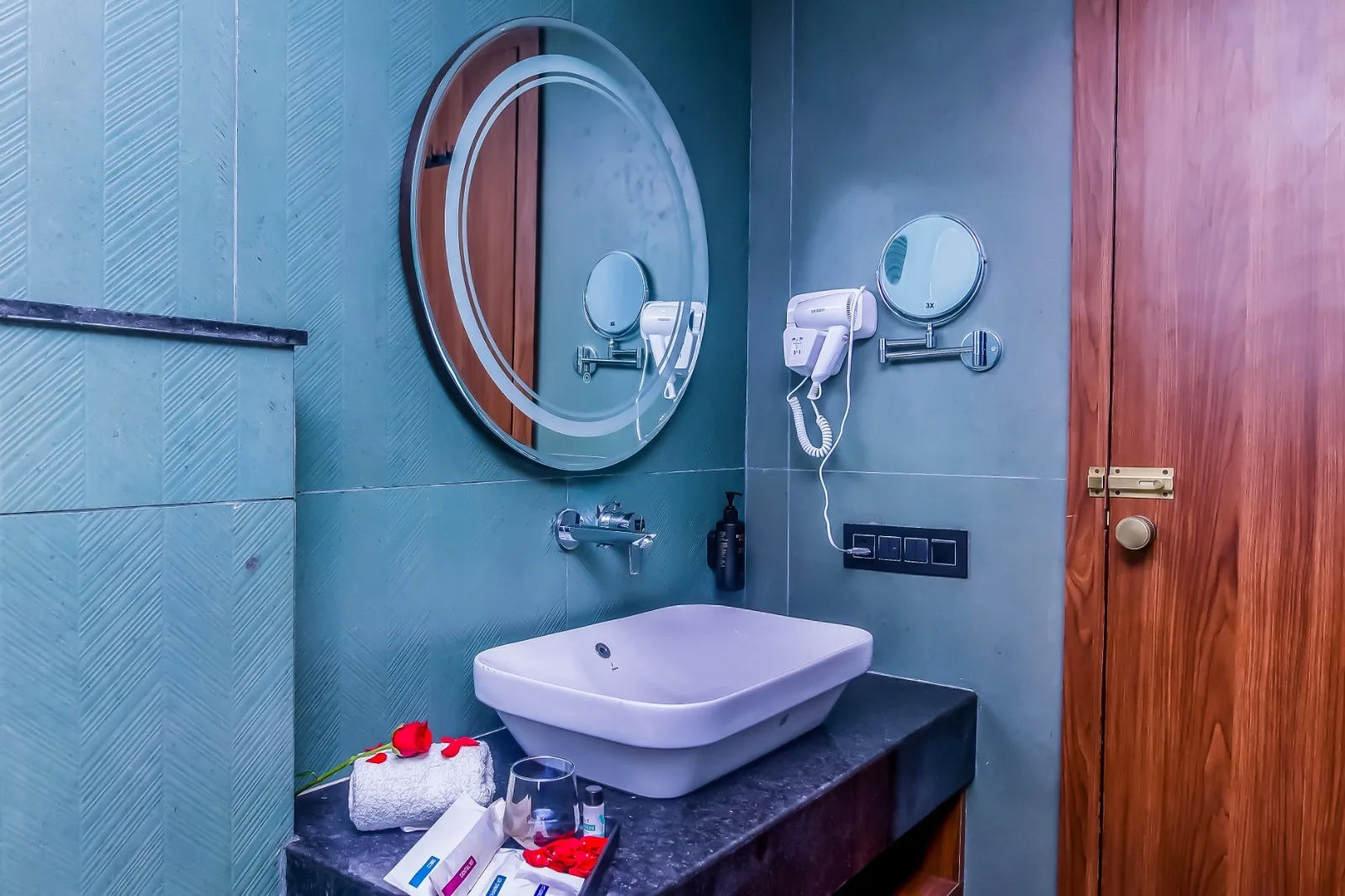 Luxury Suite with Ganga View - View 6