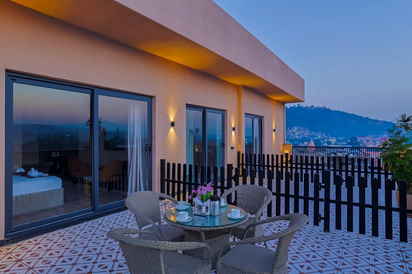 Luxury Suite with Ganga View - View 9