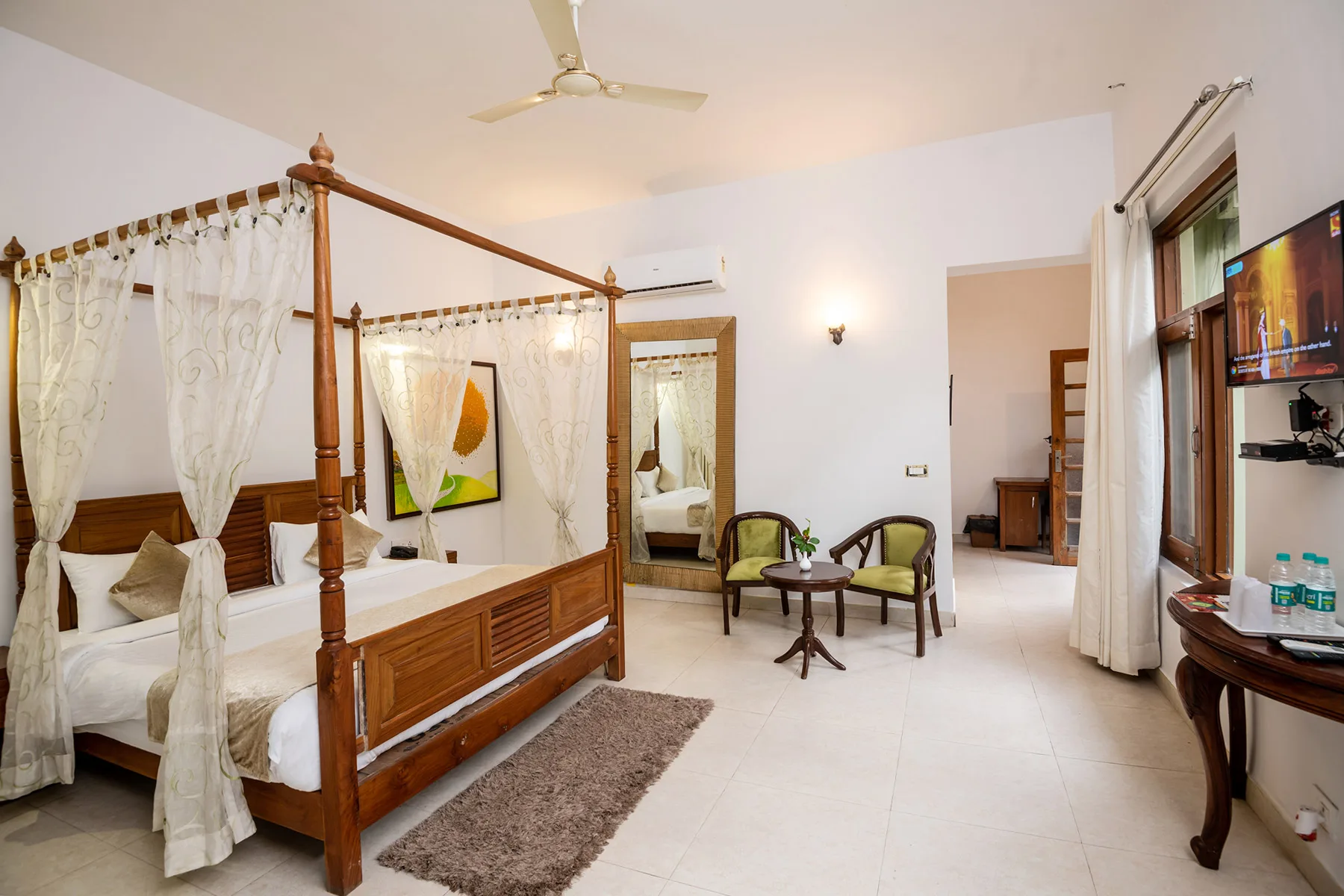 Elegant Room With  Plunge Pool - View 1
