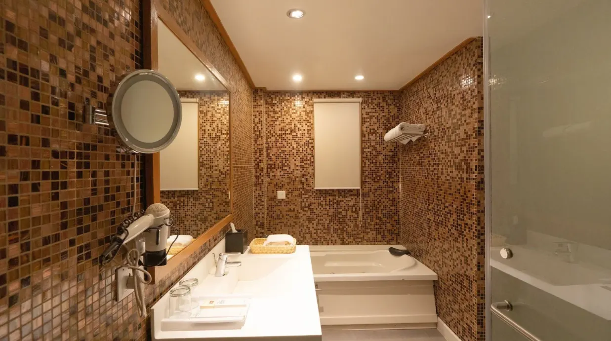 Executive Suite - View 7