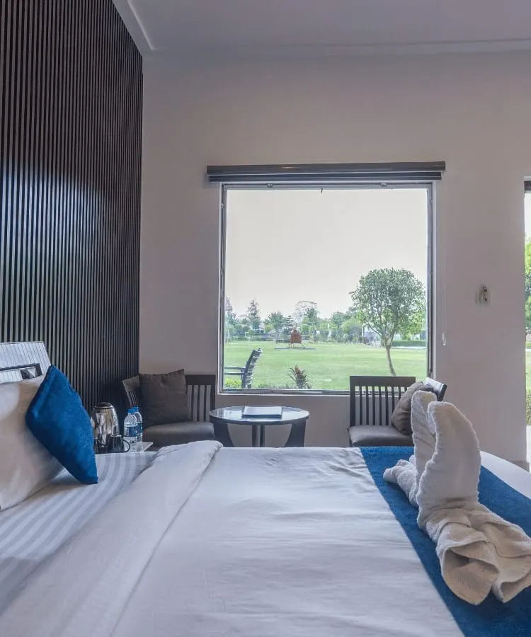 Deluxe Room - View 3