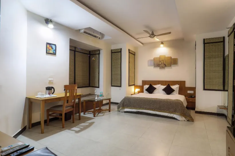 Whirlpool Suite - View 2