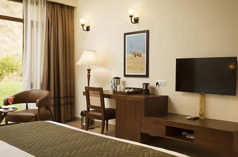 Luxury Room - View 3