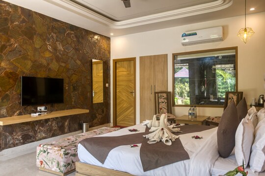 Luxury Room With Jacuzzi - View 4
