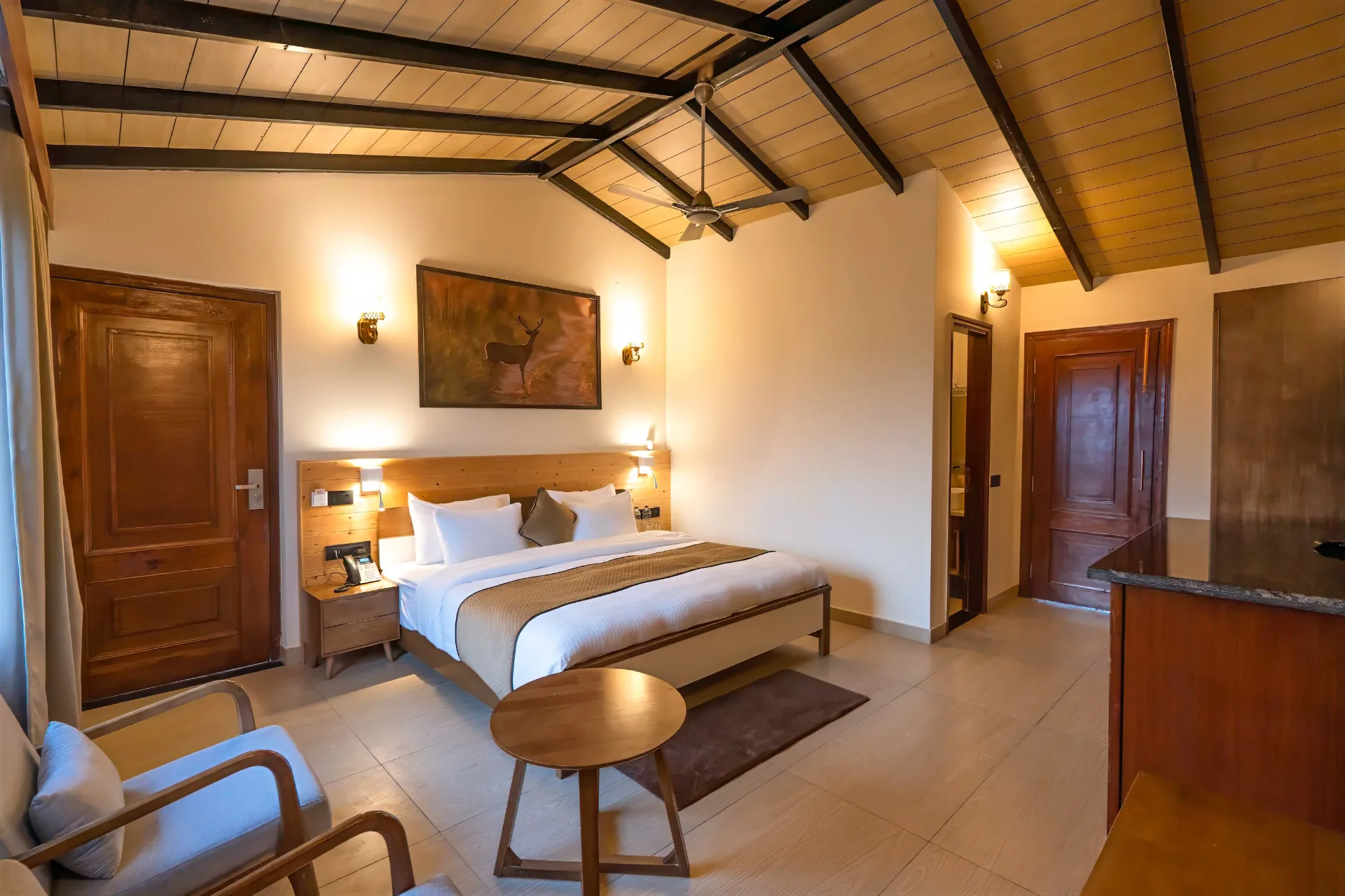 Deluxe Luxury Room - View 2