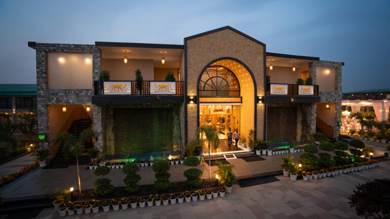Corbett Elegant Retreat - Gallery Photo 2