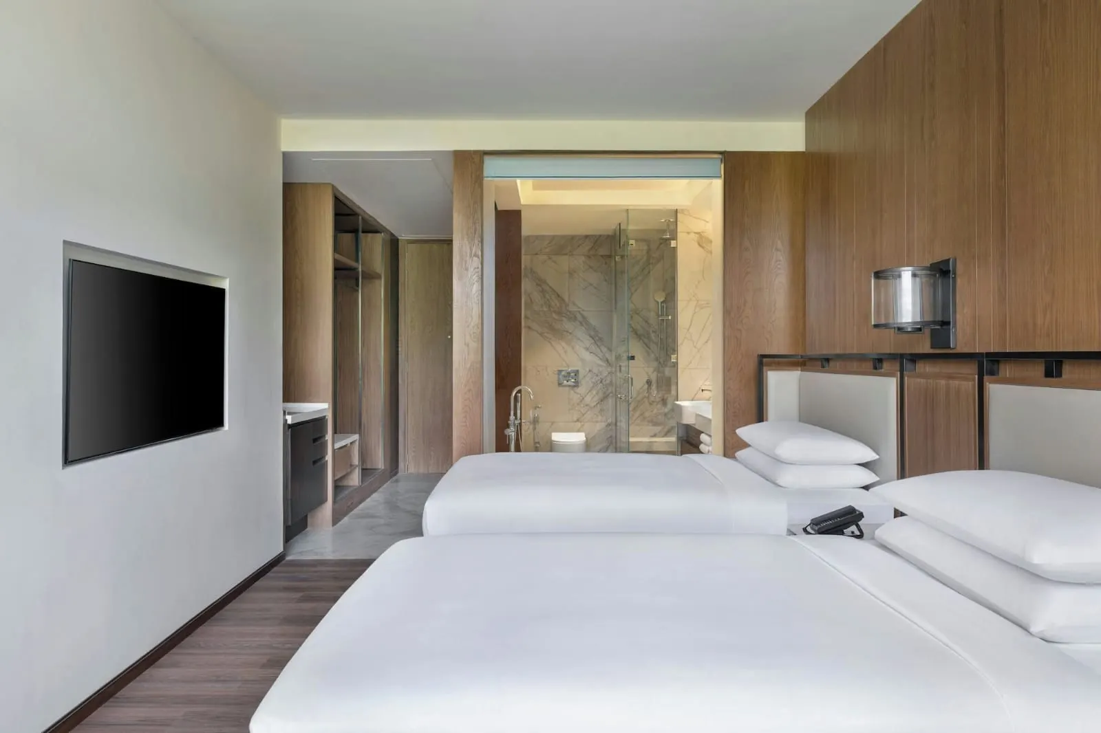 Deluxe Queen Balcony Room - View 1