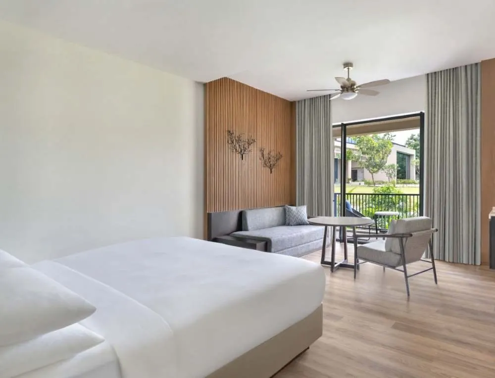 Premier Room River View with Balcony - View 1
