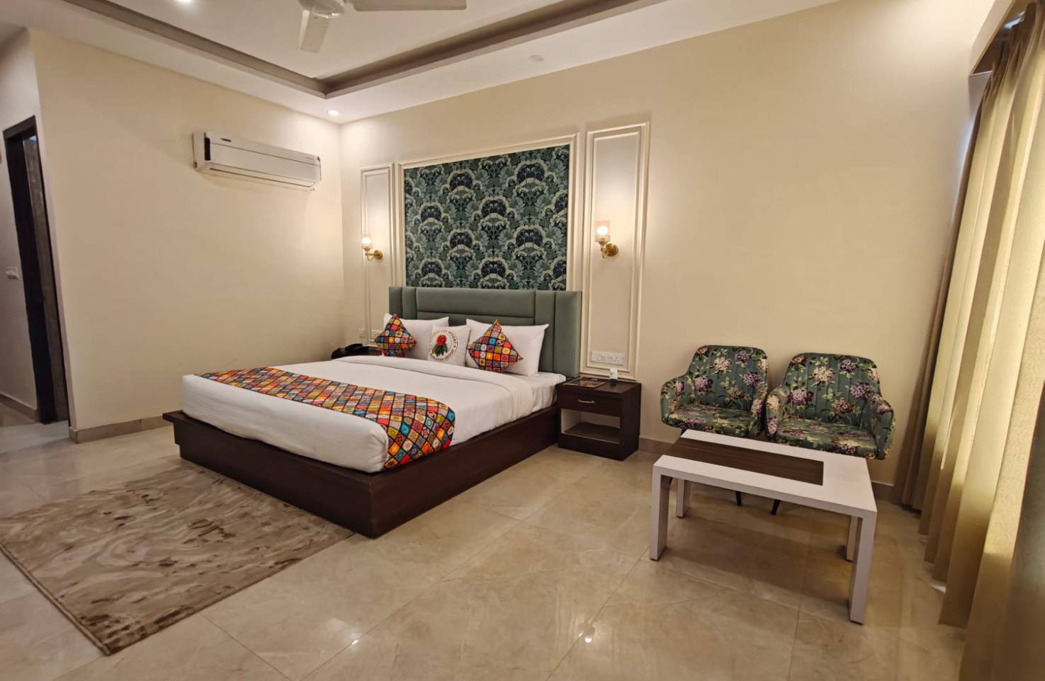 Deluxe Room - View 2