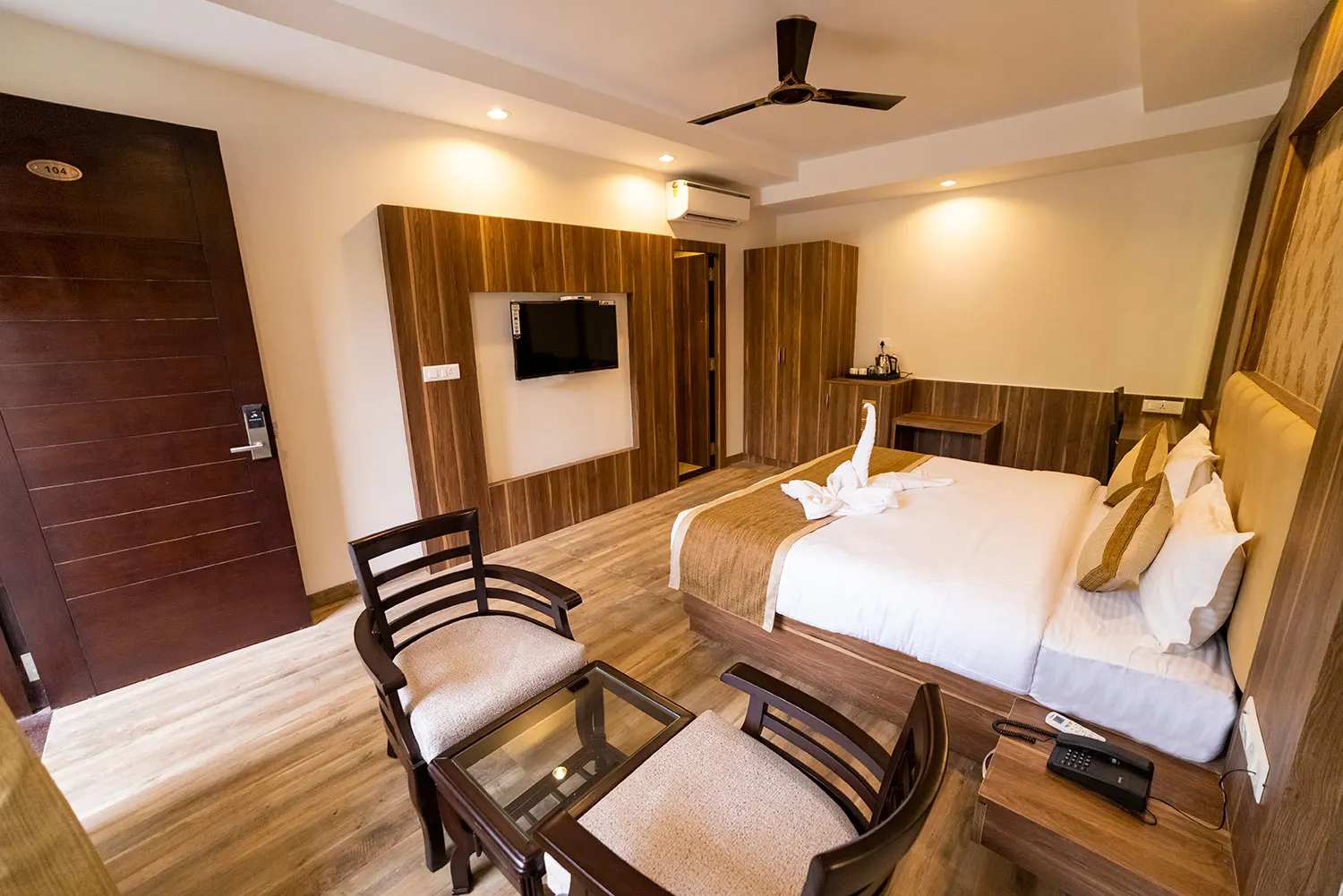 Deluxe Room (Window View) - View 3
