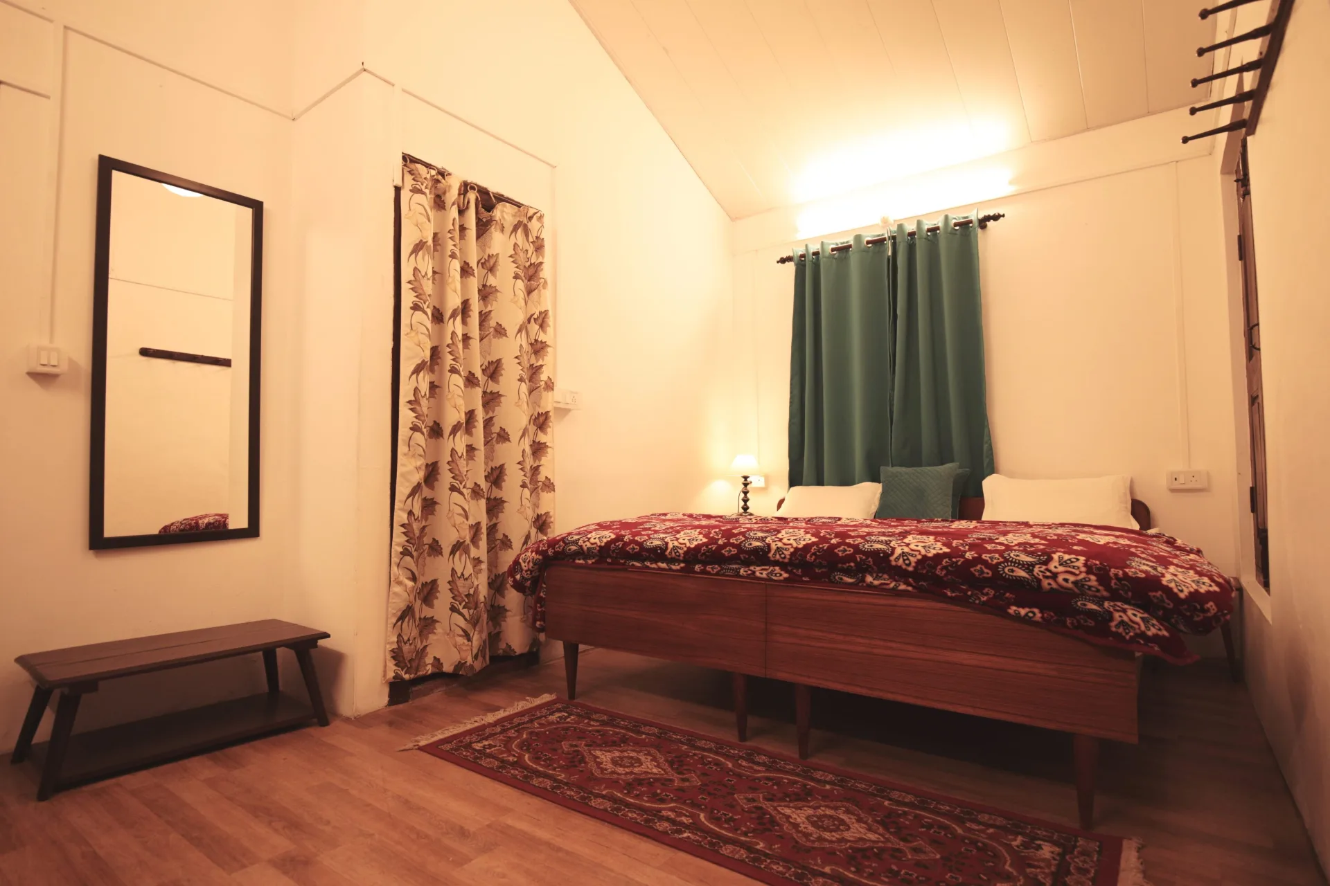 Room 1 - View 1