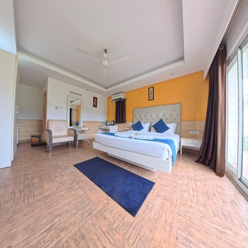River Facing Rooms - View 3