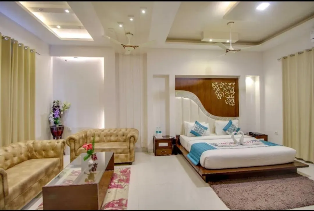 Superior Room with Bathtub - View 1
