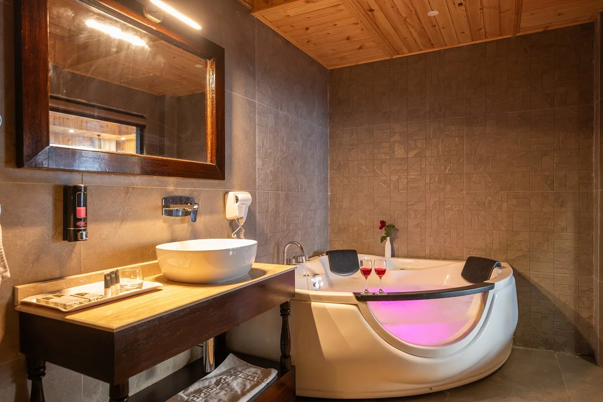 Executive Jacuzzi Rooms - View 5