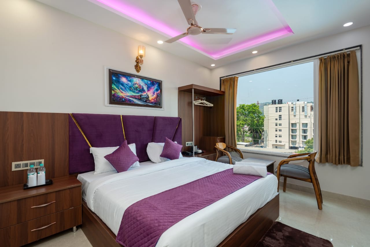 Deluxe Room With City View - View 1
