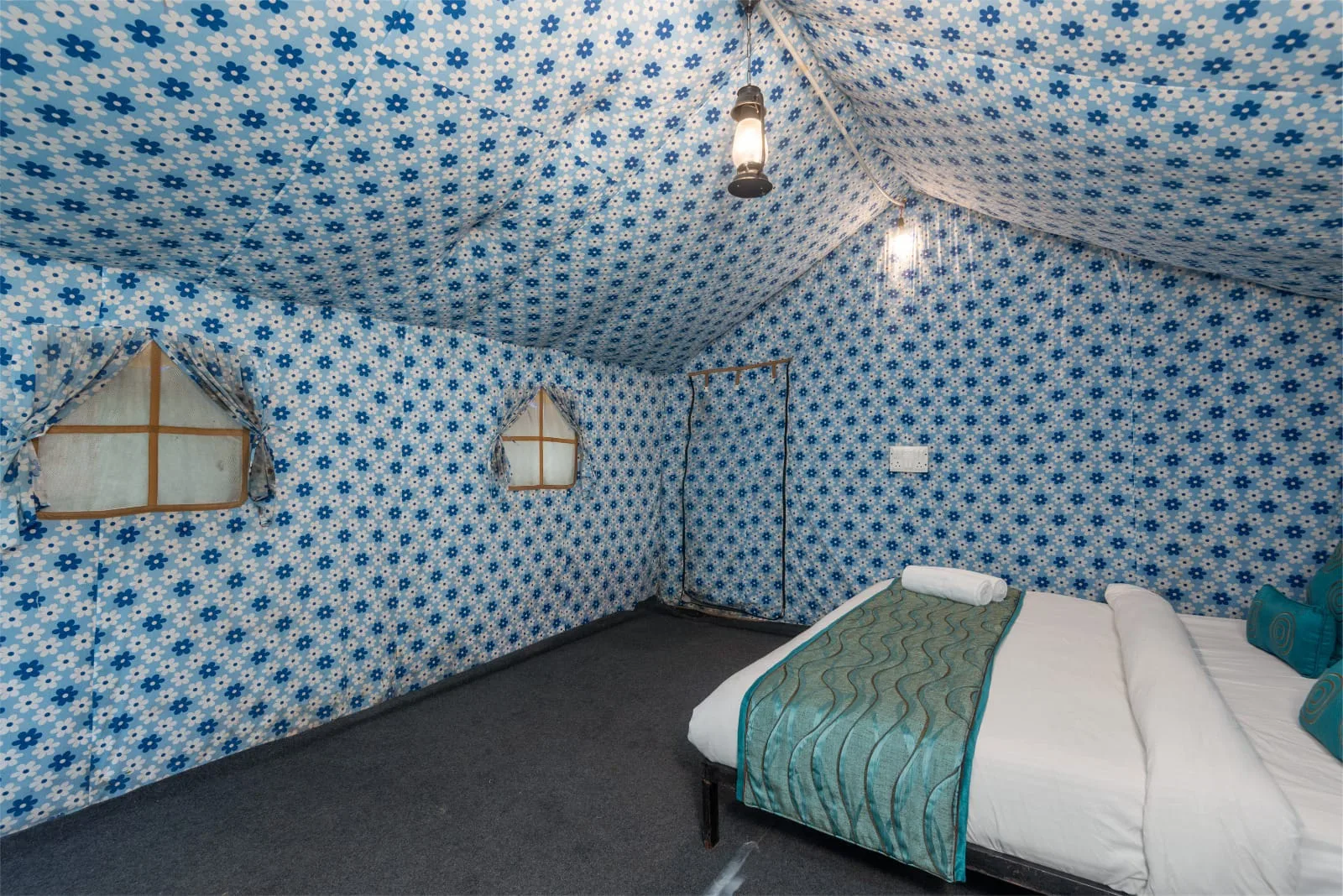 Deluxe Tent - View 2