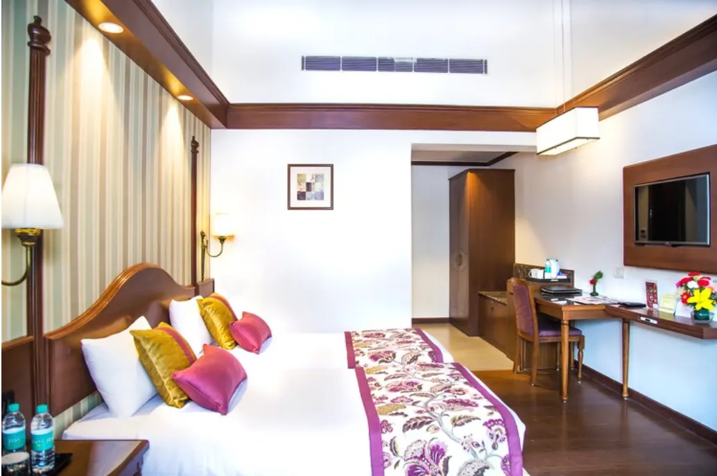 Deluxe Room - View 3