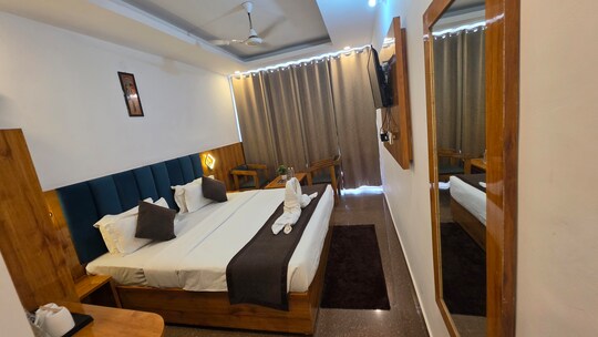Super Deluxe Mountain View Room with Private Balcony - View 3