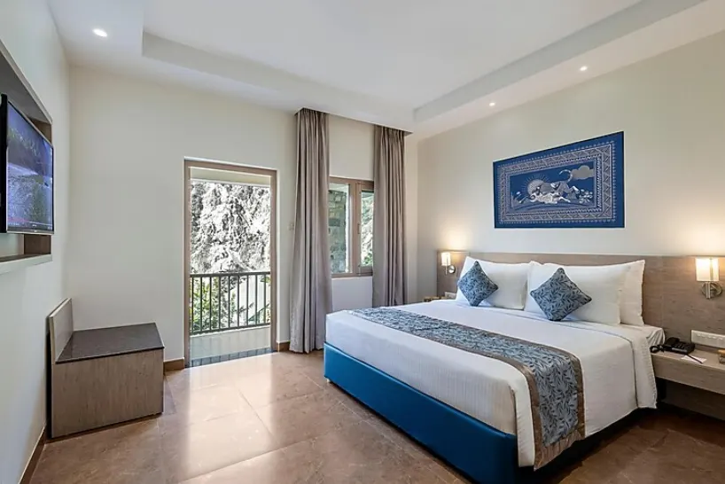Mountain View Privilege Room With Balcony - View 1
