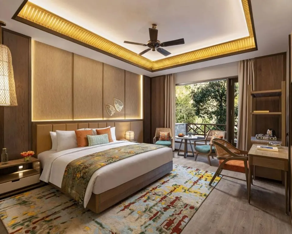 Luxury Room - View 1