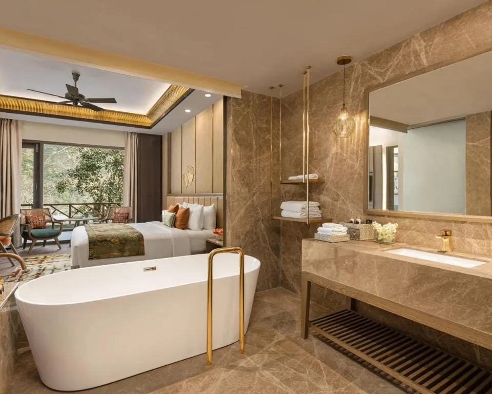 Luxury Suite - View 2
