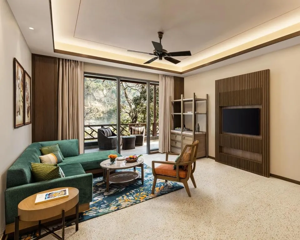Luxury Suite - View 5