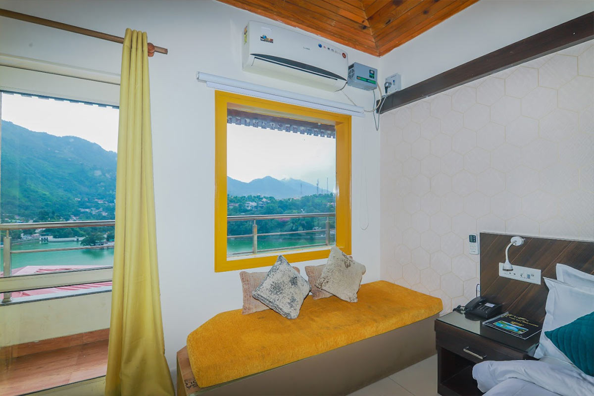 Super Deluxe Room (Lake View) - View 4