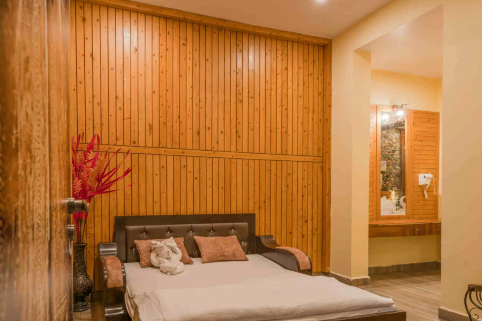 Pilkhan Suite - View 7