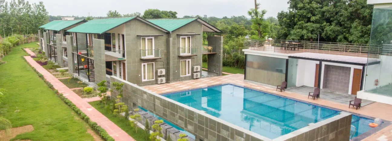 Deluxe Room Pool View - View 3