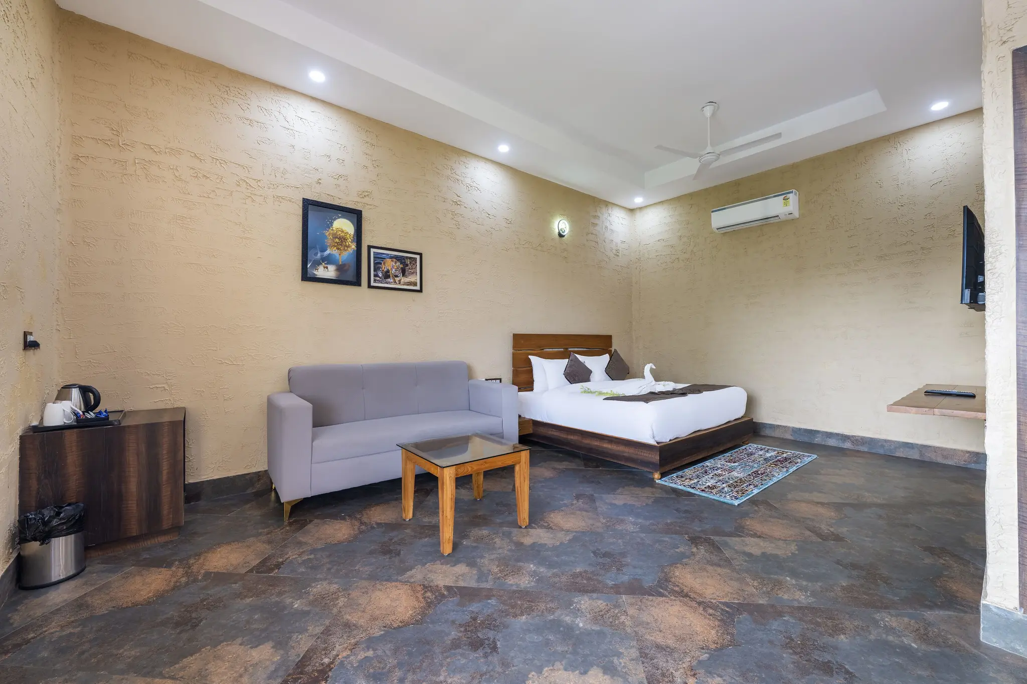 Deluxe Family Room (Partial View) - View 6