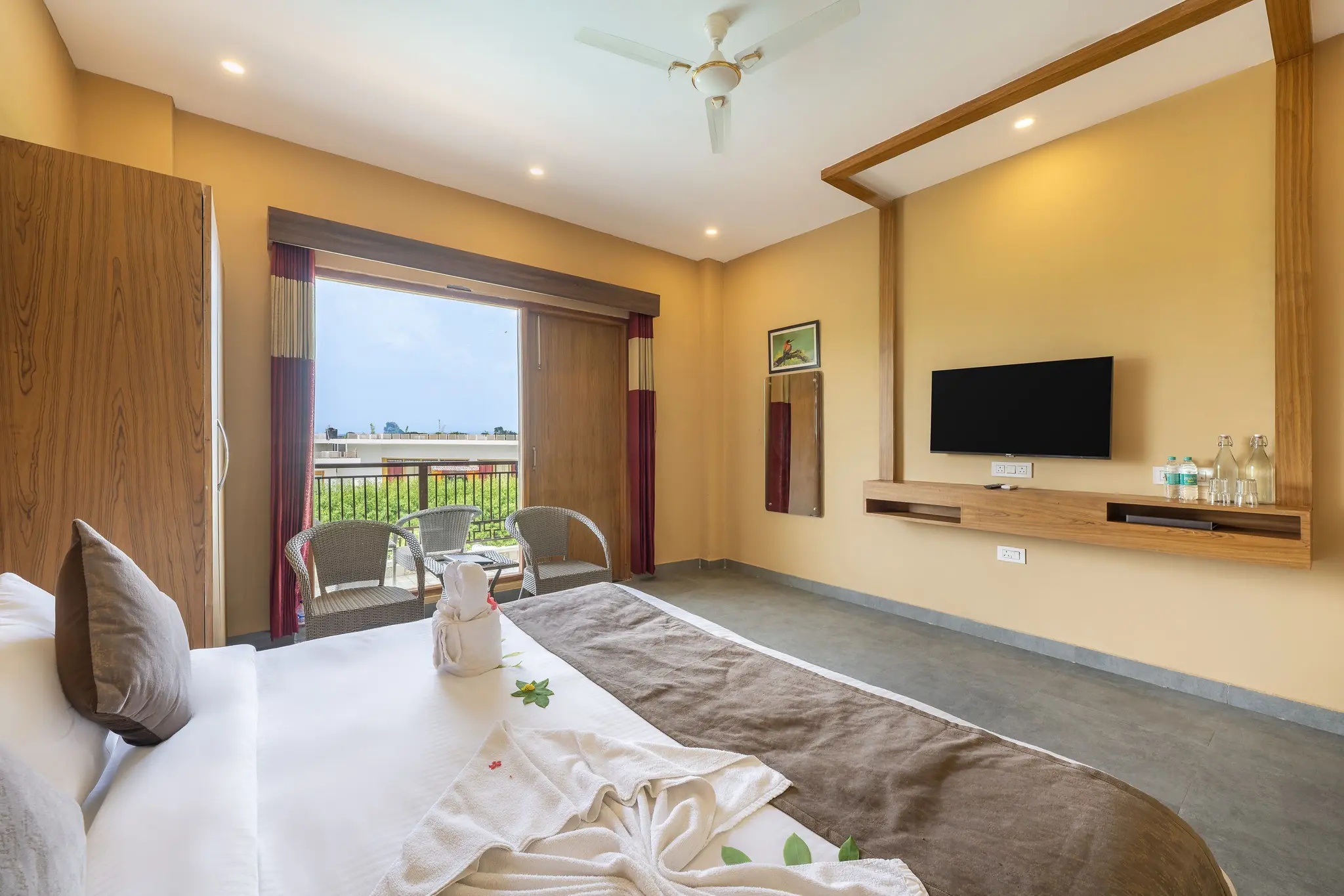 Deluxe Room with Balcony (Pool View) - View 5
