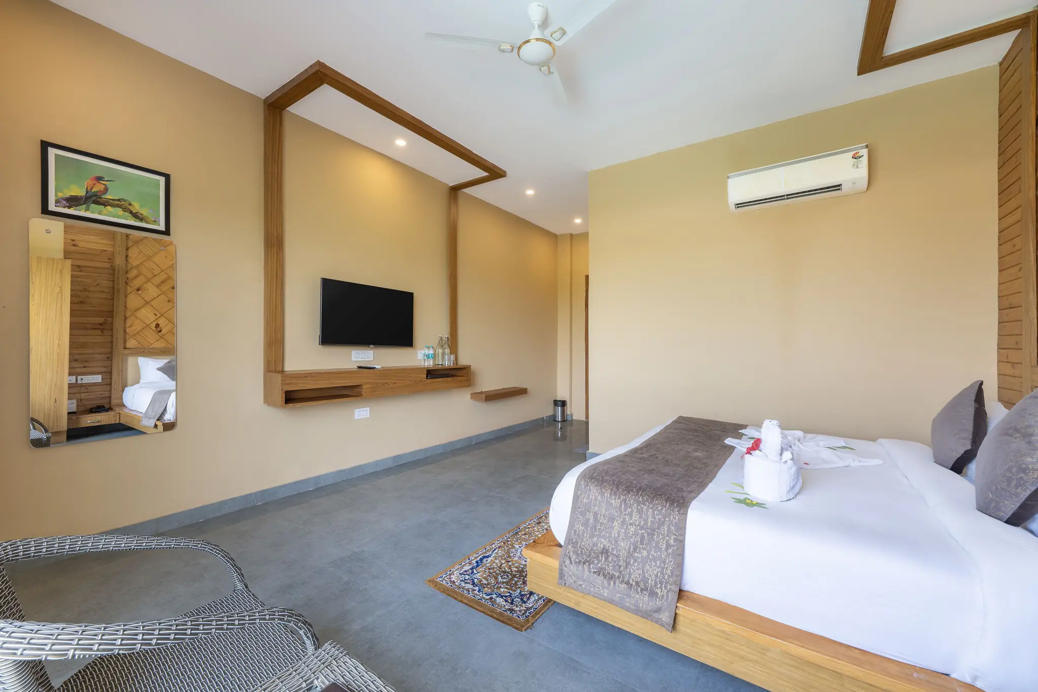 Deluxe Room with Balcony (Pool View) - View 6