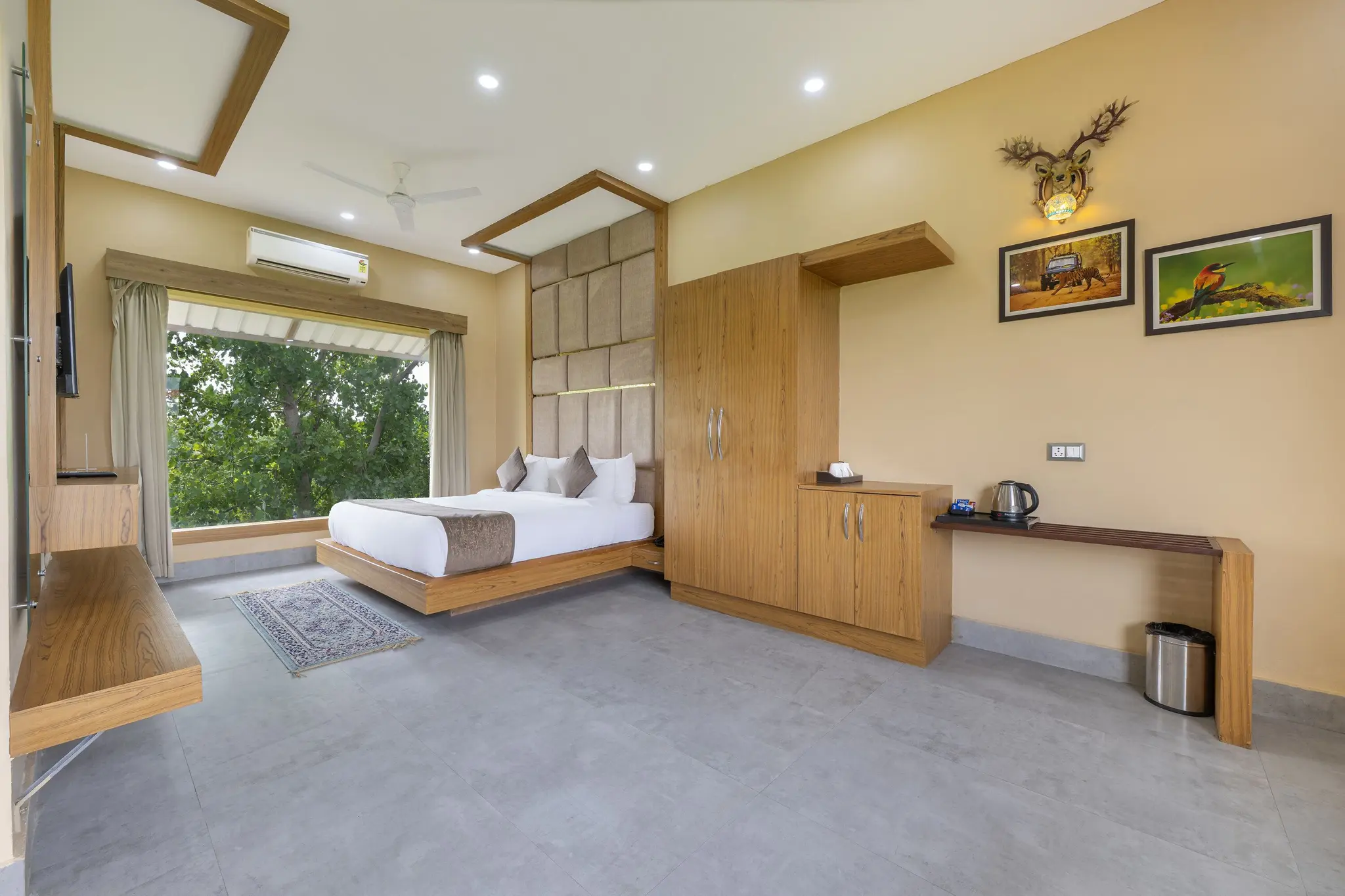 Royal Suite with Balcony (Garden View) - View 3