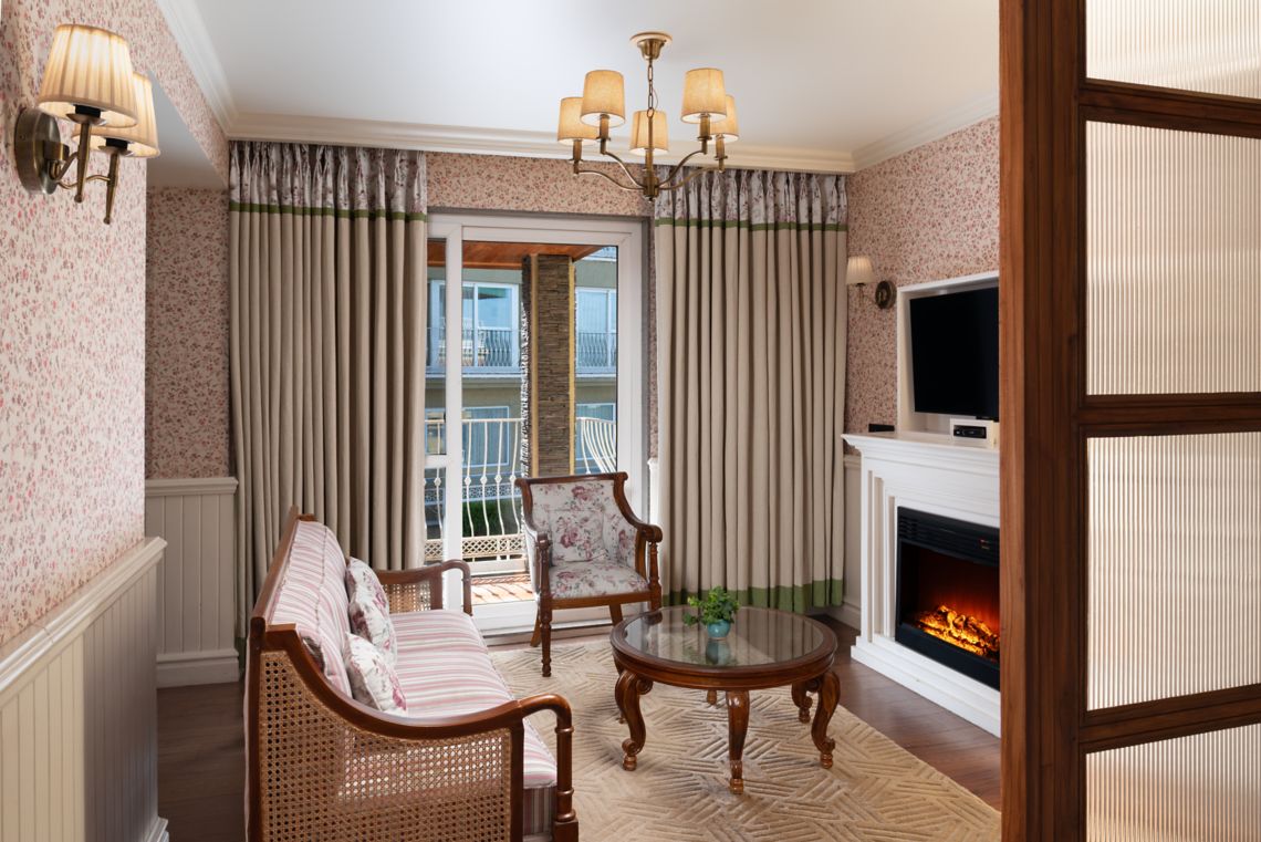 Fern Classic Suite - View 1